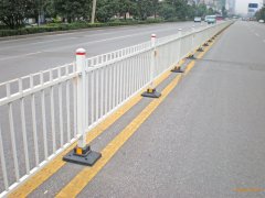 公路隔离护栏厂家